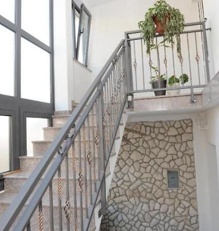 Comfortable Rooms With Small Kitchen Bacina Exterior foto